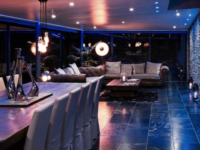 Hawthorn Villa - Lounge and Dining